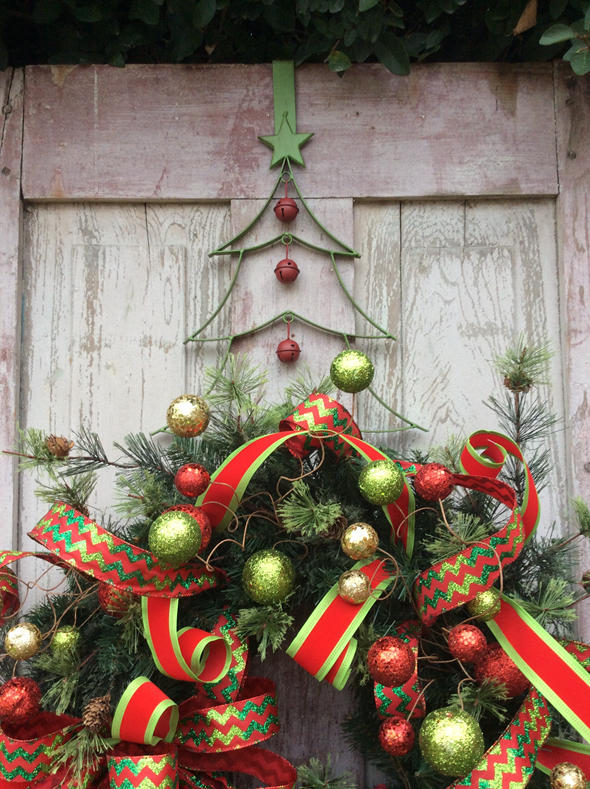 Green Christmas Tree Wreath Hanger