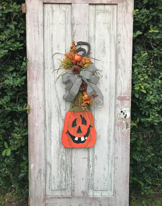 Wood Jack-O-Lantern Wreath