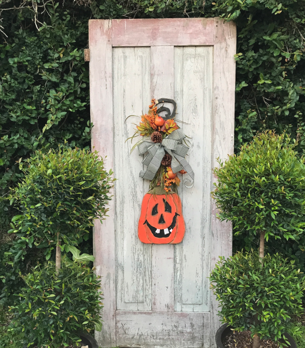 Wood Jack-O-Lantern Wreath